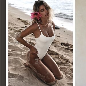 NWT MONDAY SWIMWEAR BAHAMAS ONE PIECE